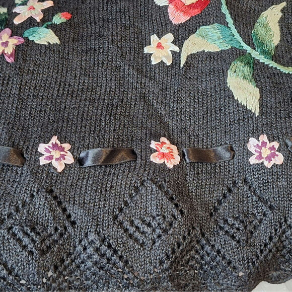 Capacity Women Large Black Knit Embroidered Floral Ribbon 90s Vintage Sweater - Picture 7 of 8
